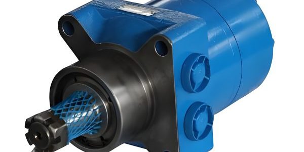 Mobile equipment using variable displacement motors for efficient operation